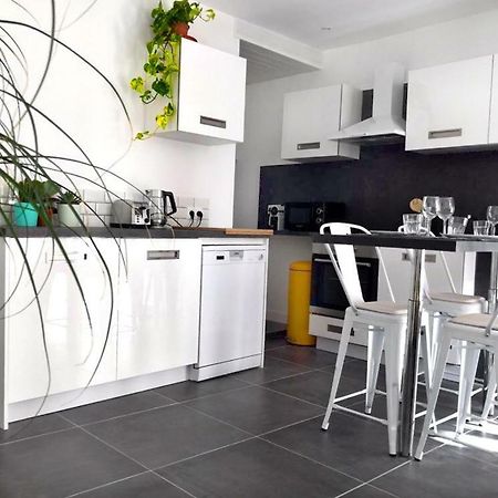 Beautifully Bright Apartment In Old Town サントロペ エクステリア 写真