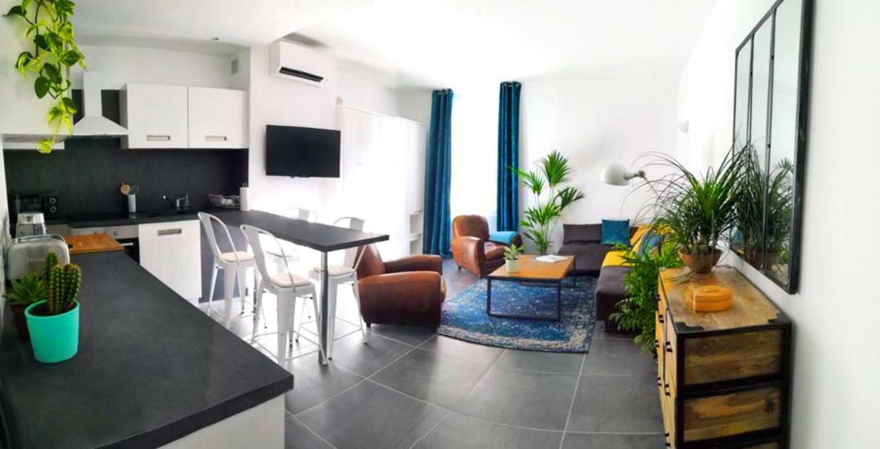 Beautifully Bright Apartment In Old Town サントロペ エクステリア 写真