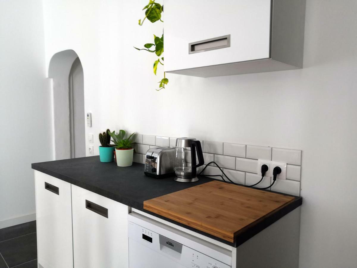 Beautifully Bright Apartment In Old Town サントロペ エクステリア 写真