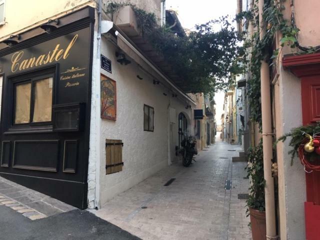 Beautifully Bright Apartment In Old Town サントロペ エクステリア 写真